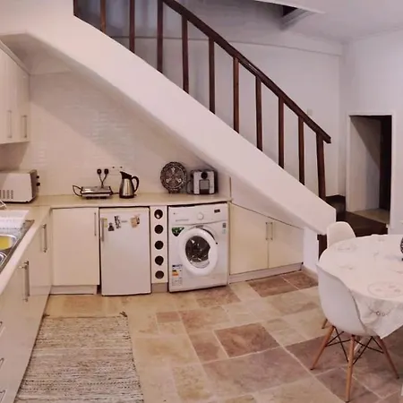 Malia Fountain House Фамагуста