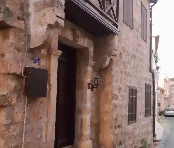 Malia Fountain House Apartamento *